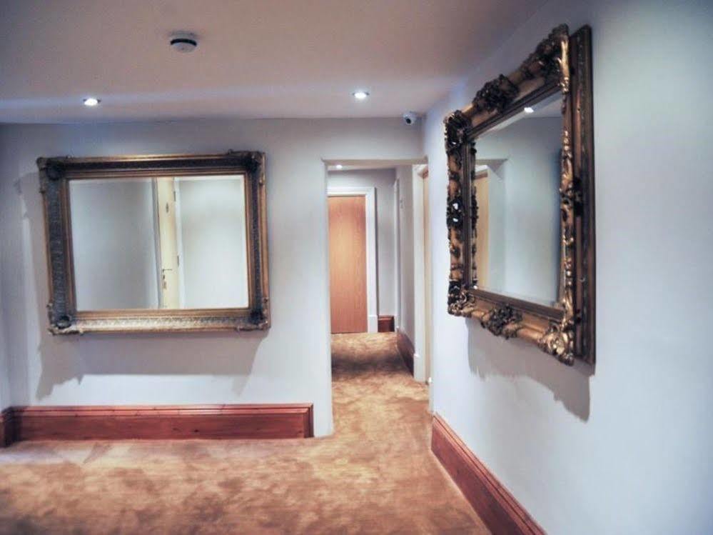 The Warwick Arms Hotel Chew Magna ภายนอก รูปภาพ